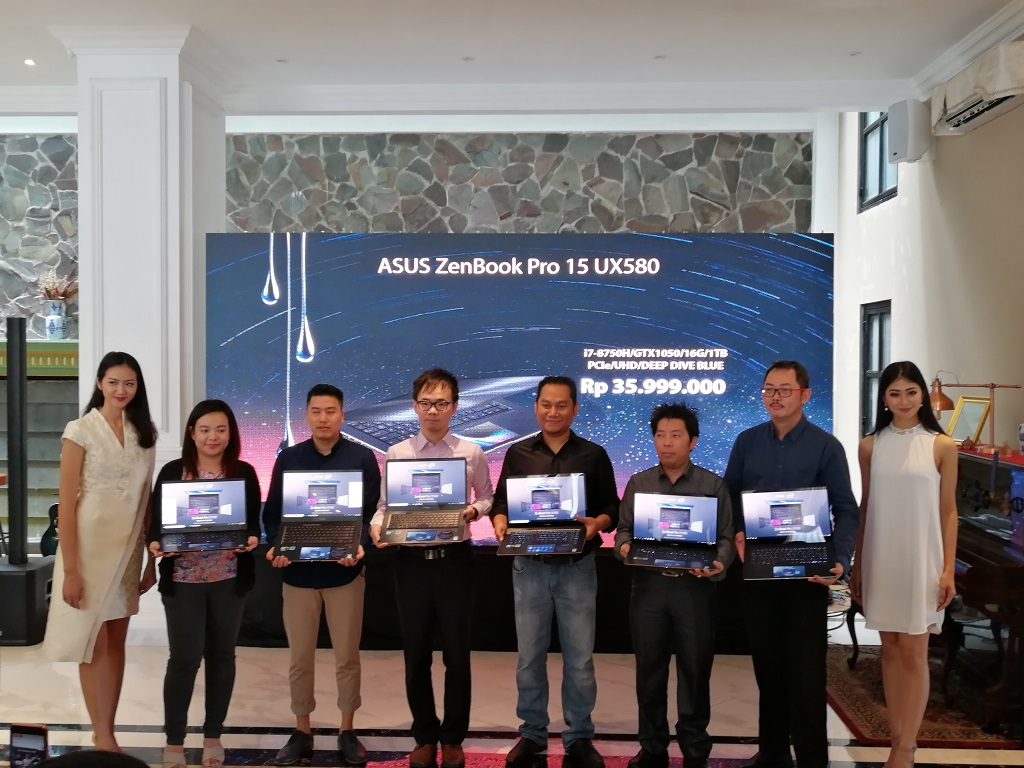 ASUS Rilis ZenBook Pro 15 UX580, Unggulkan ScreenPad