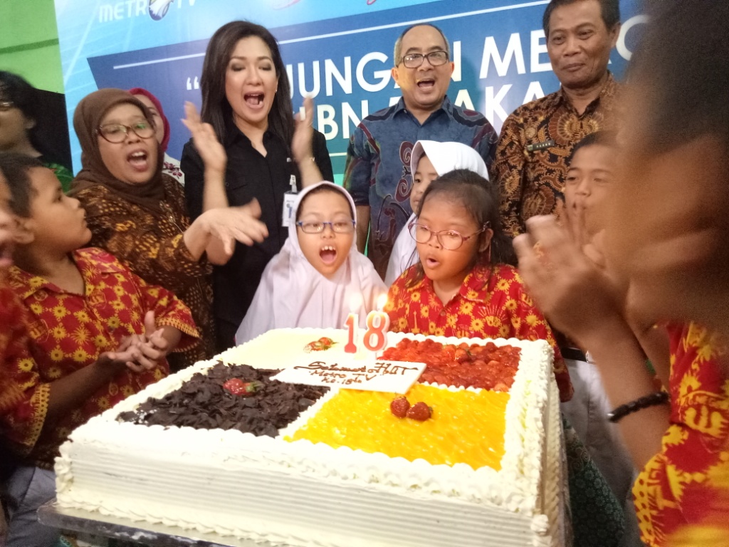 <i>Metro TV</i> Sumbang Sablon Digital kepada SLBN 5 Jakarta