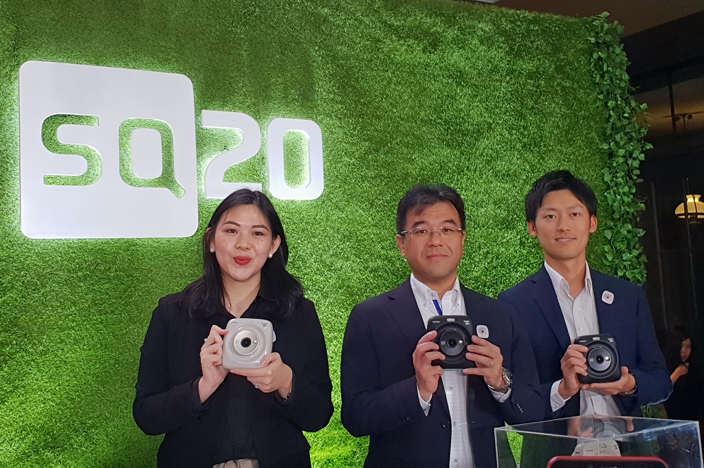 Fujifilm Meluncurkan Instax Square SQ20
