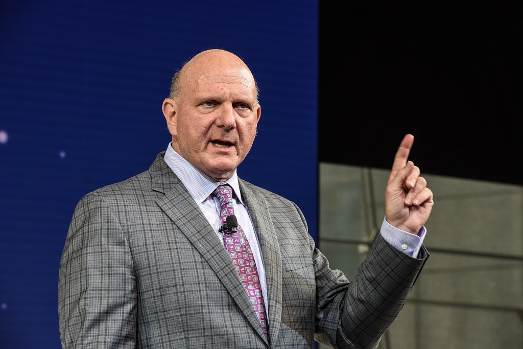 Steve Ballmer Sarankan Perusahaan Teknologi Terbuka dengan Regulator
