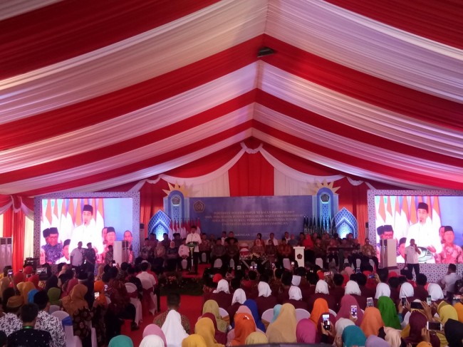 Jokowi Inaugurates Mosque in East Java