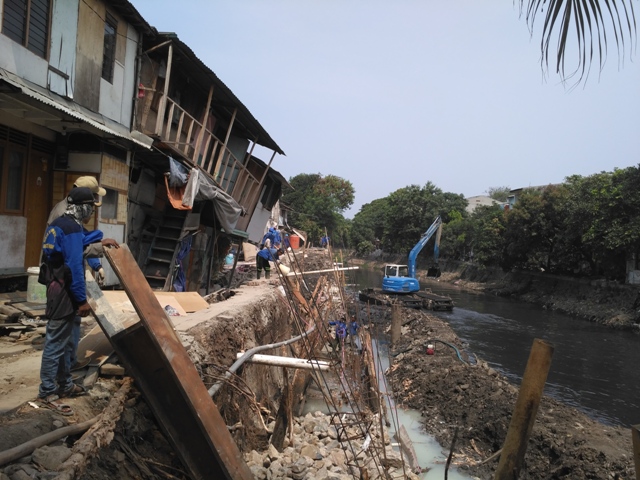 Anies Tinjau Rumah Ambles di Jalan Lodan