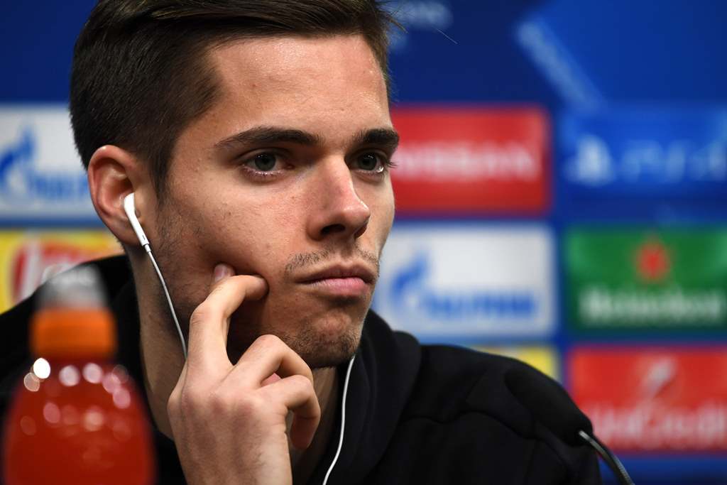 Diminati Arsenal, Weigl Lebih Pilih Bertahan