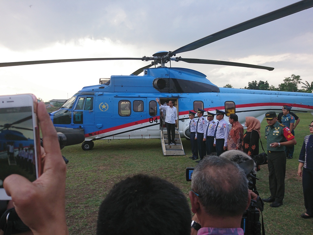 Jokowi Blusukan ke Pasar Batik Pekalongan