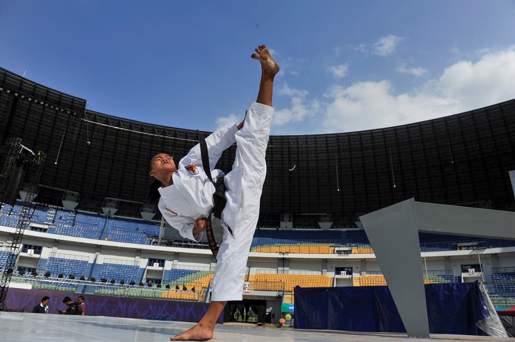 Tim Karate Pelajar Indonesia Sabet 10 Emas di Belgia