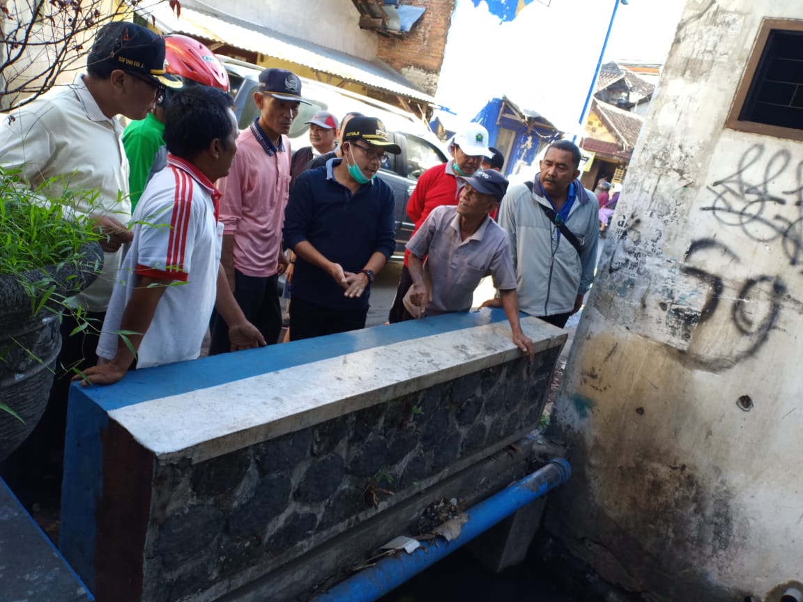 Pemkot Malang Ajak ASN Bersihkan Selokan