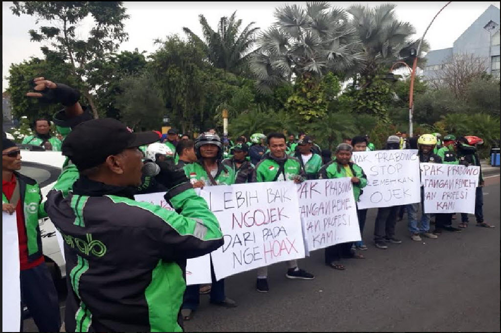<i>Driver</i> Ojek <i>Online</i>: Kami Pejuang Anak Negeri