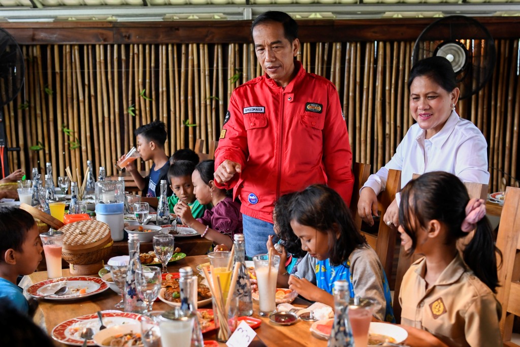 Jokowi Diberi Gelar Rajo Balaq di Palembang