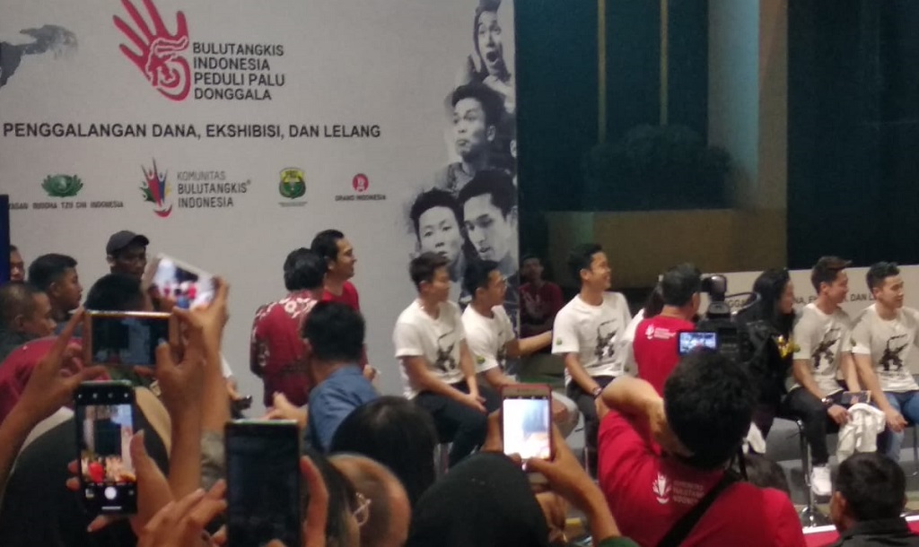 Pahlawan Bulu Tangkis Lelang Barang untuk Korban Bencana Palu