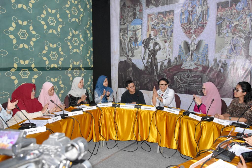 Warga Surabaya Jajal Simulasi Sidang PBB di DiploFest