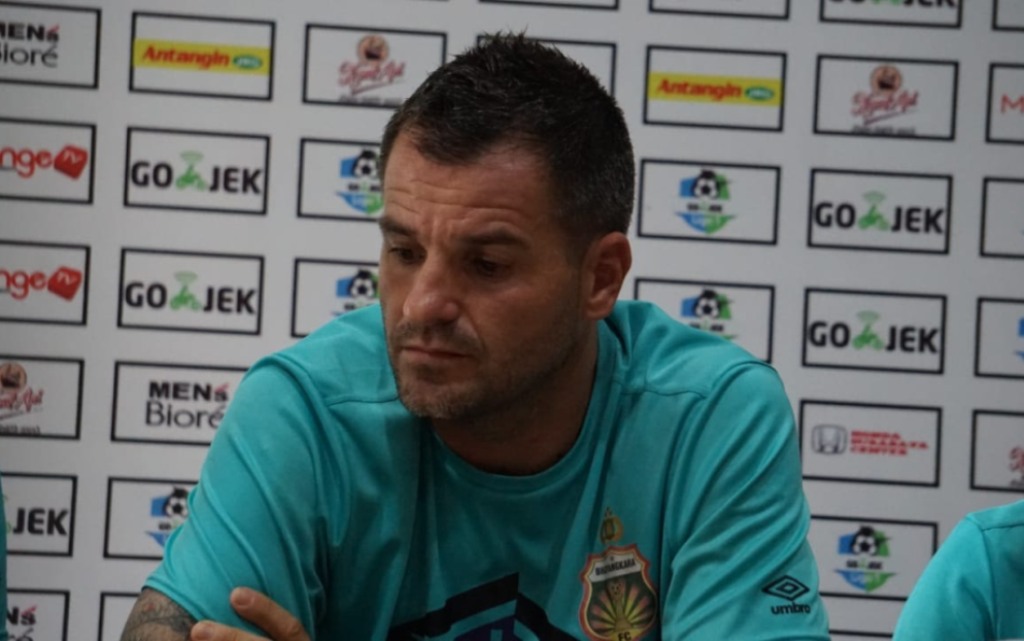 Persebaya Kuat di Kandang, Pelatih Bhayangkara Tak Gentar