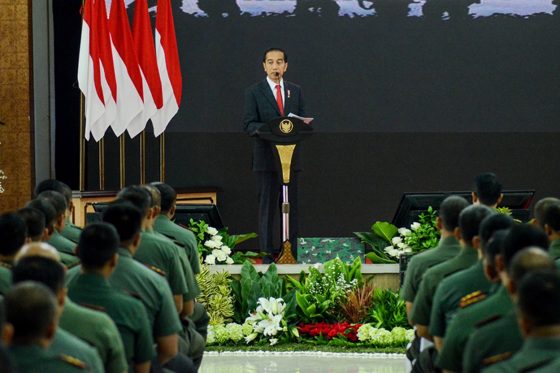 Jokowi Tegaskan Danrem-Dandim Harus Netral
