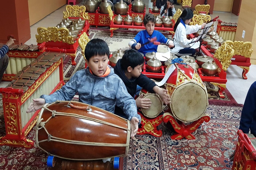 Murid SD di Seoul Ketagihan Main Gamelan