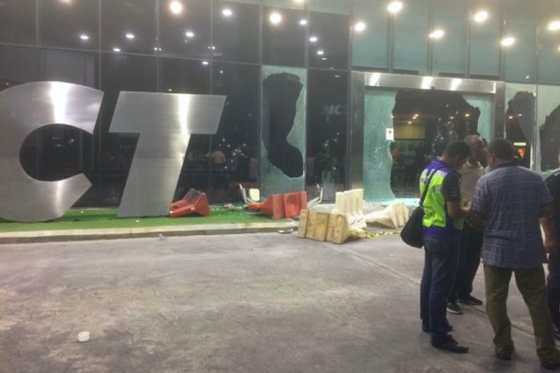 Sebuah Mal Diserang Usai Kerusuhan di Kuil Malaysia