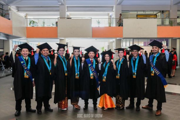 Wisudawan UKDW Dituntut Taklukkan Revolusi Industri 4.0