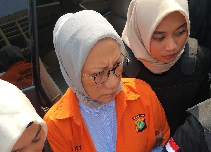 Naniek Tak Mau Terkesan Bersahabat dengan Ratna
