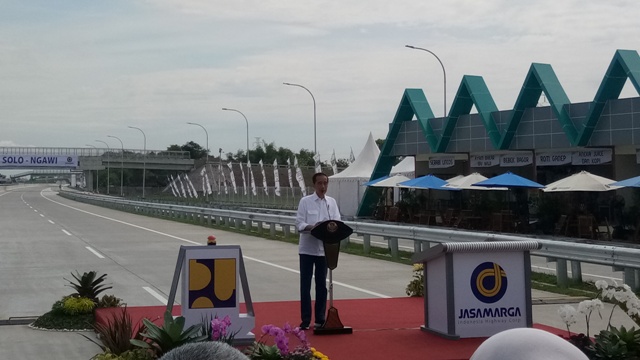 Jokowi Inaugurates Solo-Ngawi Toll Road
