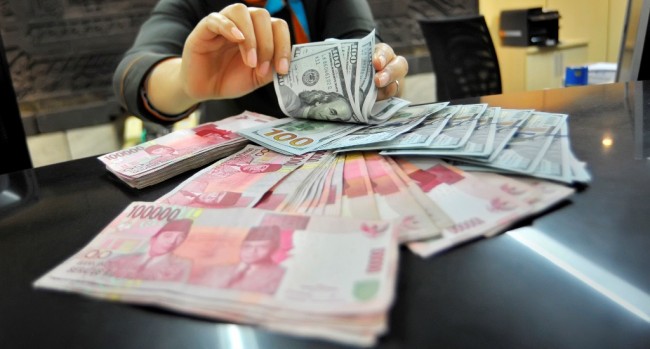 IHSG dan Rupiah Berbanding Terbalik