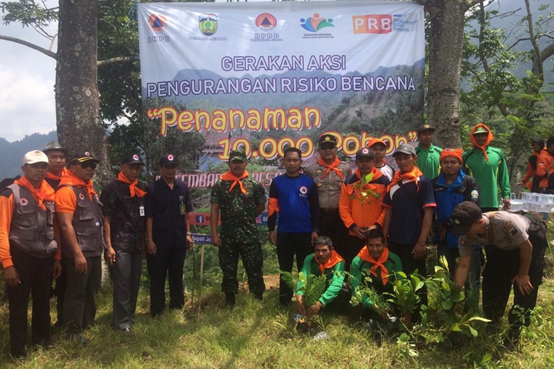BPBD dan Warga Jepara Tanam Belasan Ribu Pohon