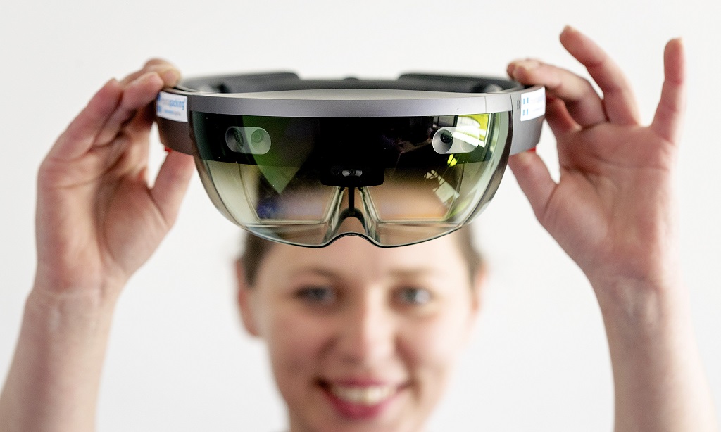 Dapat Kontrak dengan Militer AS, Microsoft Sediakan 100 Ribu HoloLens