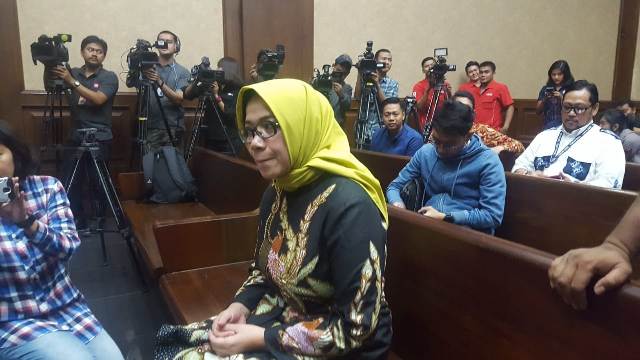 Eni Saragih Pasrah