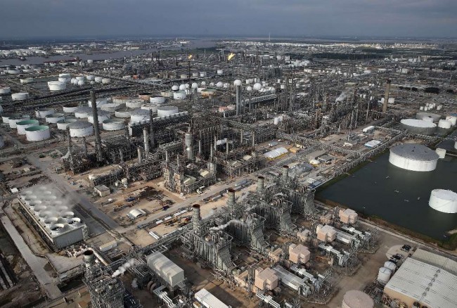 Officials Instructed to Accelerate Oil Refinery Projects