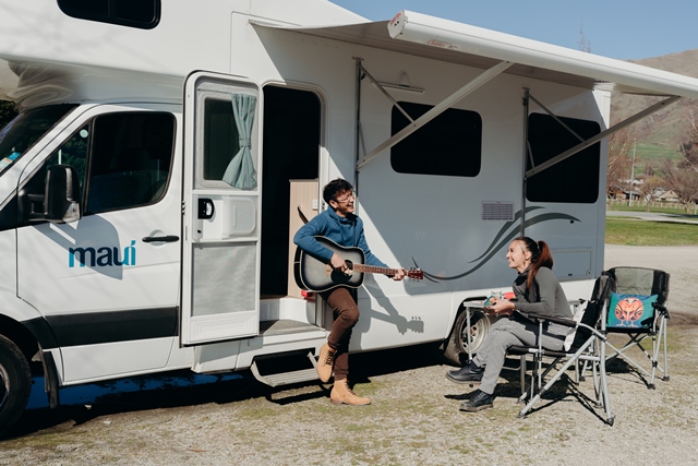 Tips Liburan dengan <i>Campervan</i> ala Nadine Chandrawinata dan Dimas Anggara
