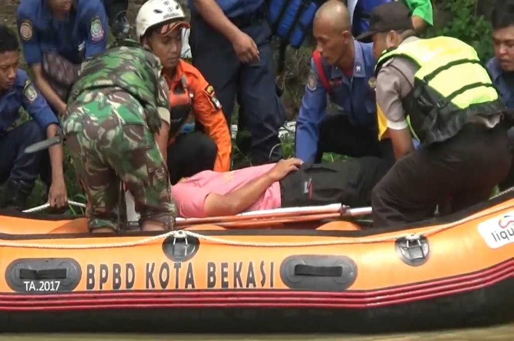 Perahu Karet Disiagakan di Bekasi