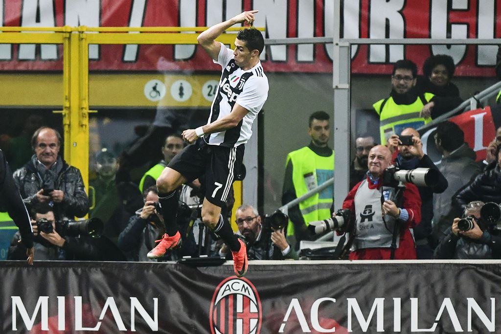 Ronaldo Nyaris Gabung Milan