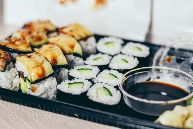 Penyebab Sushi Jadi Tak Menyehatkan