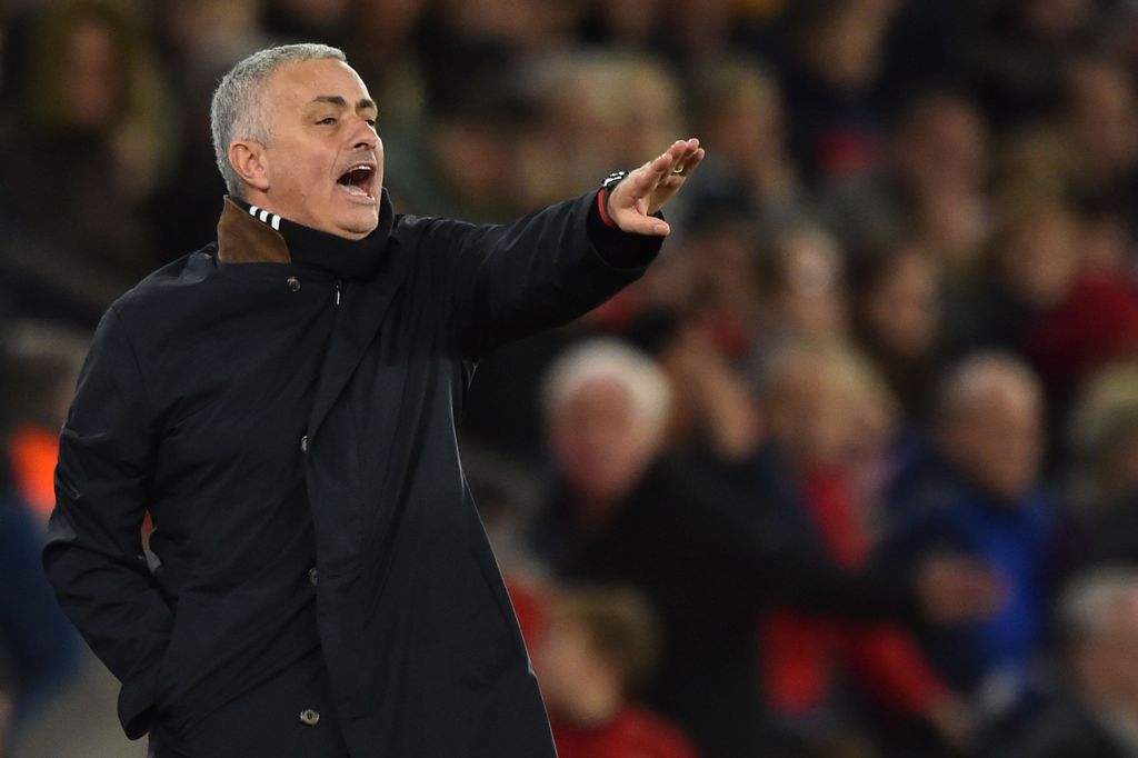 Southampton Imbangi United, Mourinho Salahkan Lini Tengah