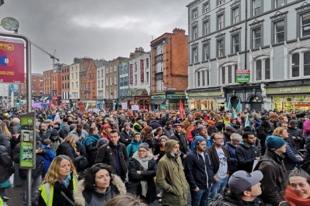 Ribuan Warga Dublin Protes Tingginya Harga Rumah