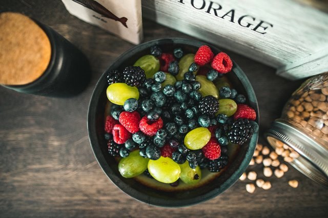 Mengurangi Gejala Menopause dengan Makan Buah dan Sayur