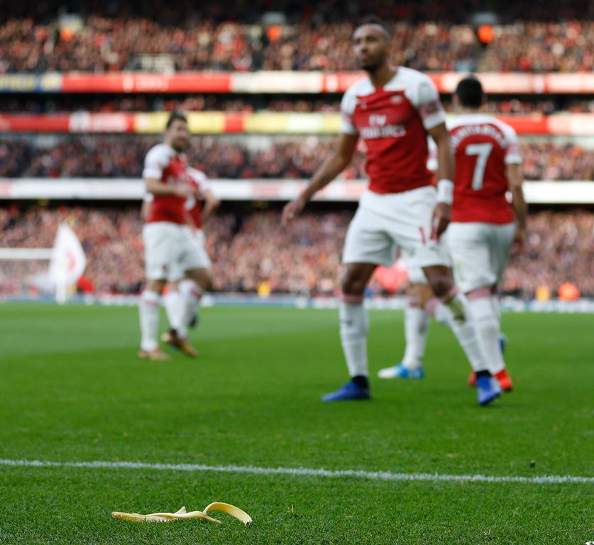 Pendukung Tottenham Ditangkap Gara-gara Kulit Pisang