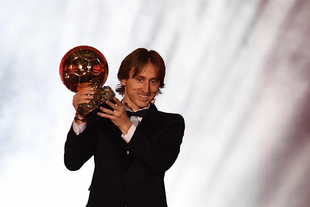 Luka Modric Sabet Gelar Ballon d'Or 2018