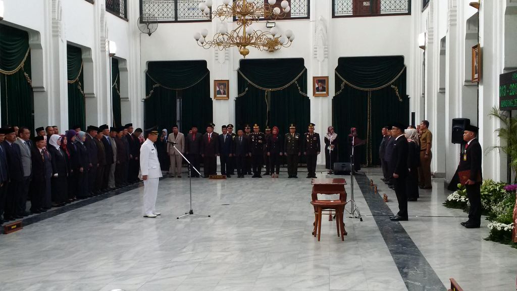Ridwan Kamil Lantik Bupati Kuningan dan Wali Kota Banjar