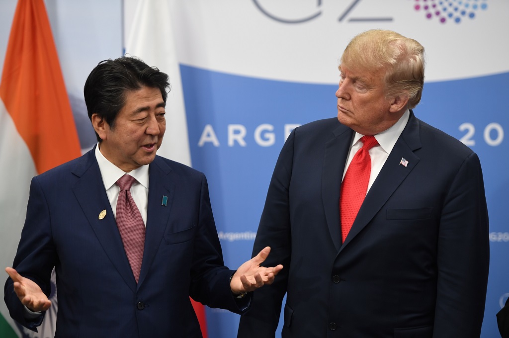 Jepang Pertimbangkan Undang Trump Bertemu Kaisar Baru