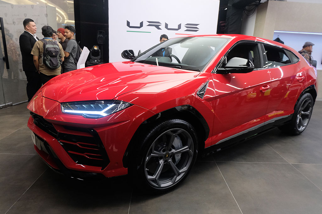 SUV Pertama Lamborghini 'Mengaspal' di Indonesia
