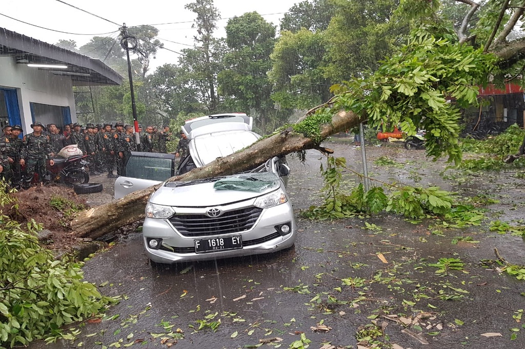 Puting Beliung Menerjang Bogor, Satu Orang Tewas