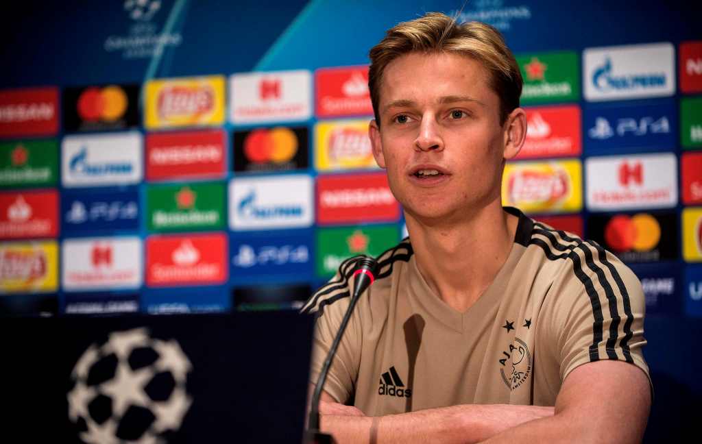 Diincar Banyak Klub Top Eropa, De Jong Bimbang