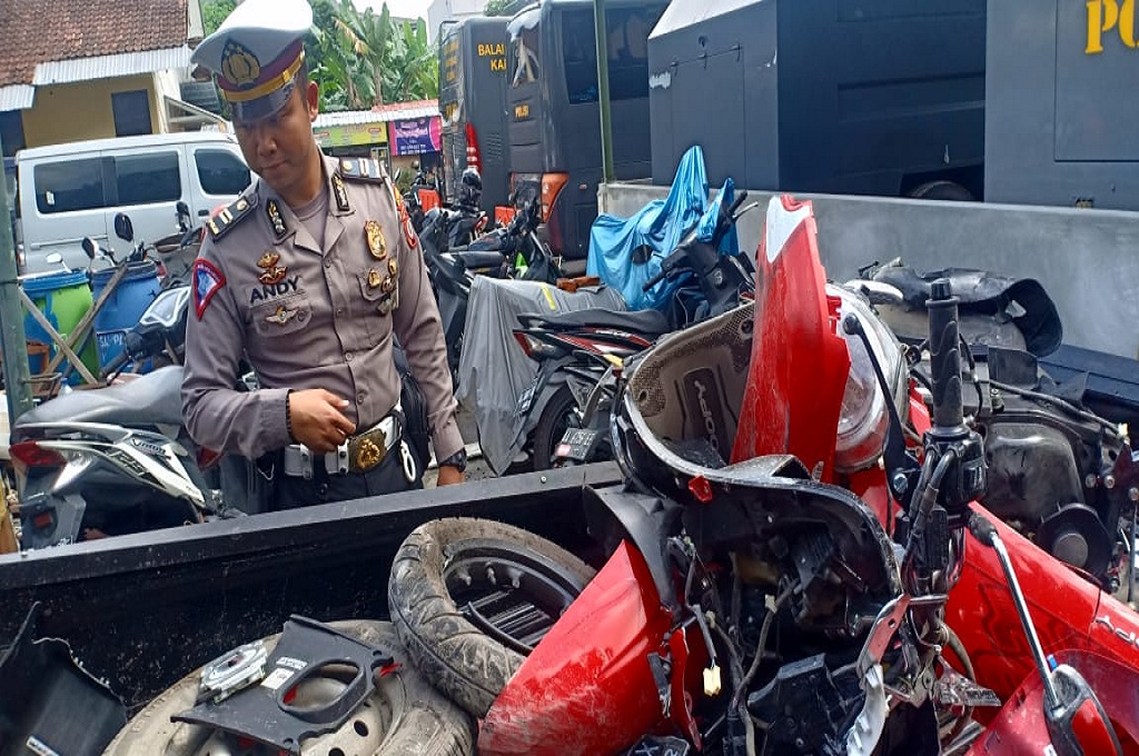 Terduga Pelaku Kekerasan Tewas Ditabrak Mobil