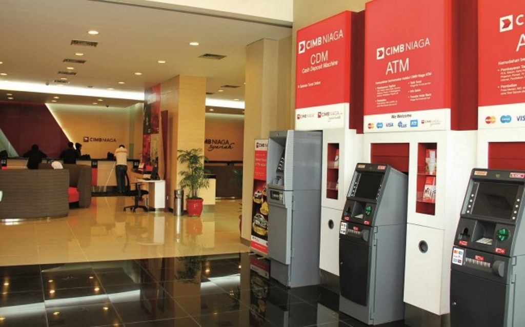 CIMB Niaga Syariah Luncurkan Produk Umrah dan Pendidikan