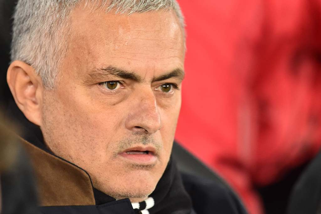 Agen Pastikan Mourinho Bertahan di MU