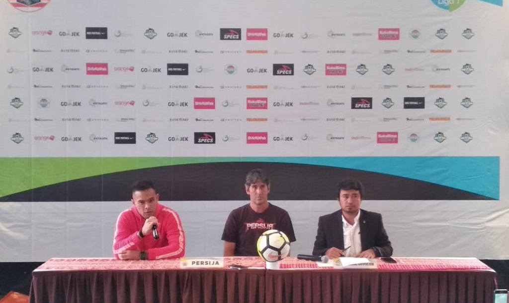 Pelatih Persija Minta Maaf ke Wartawan Jelang Laga Pamungkas