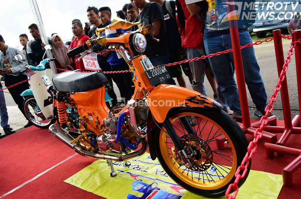 Tampilan Ngejreng Modifikasi Honda C70