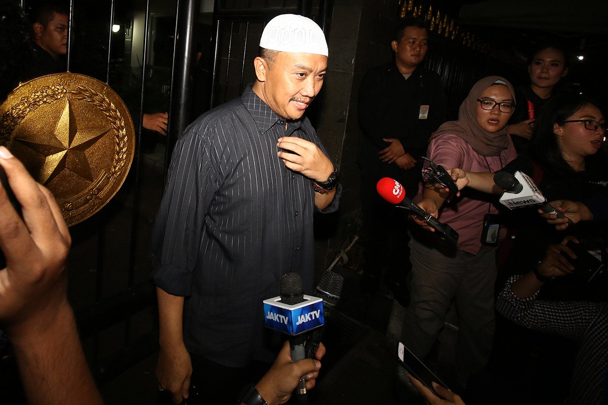 Image result for Imam Nahrawi tersangka