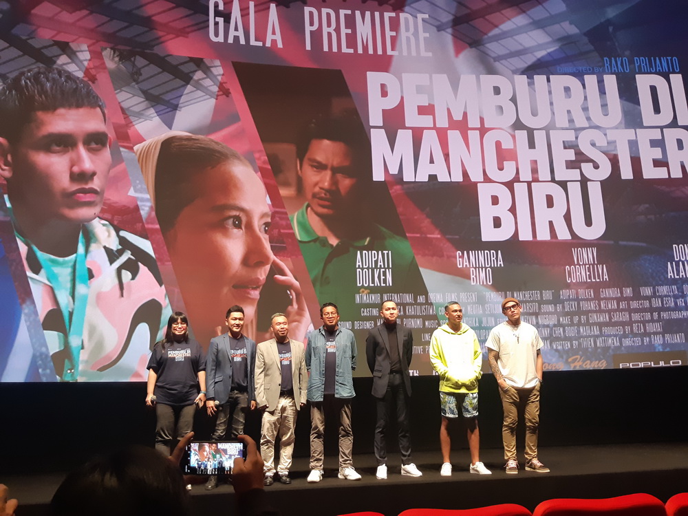 Adipati Dolken Akui Sulitnya Jadi Jurnalis Karena Pemburu Di Manchester Bir