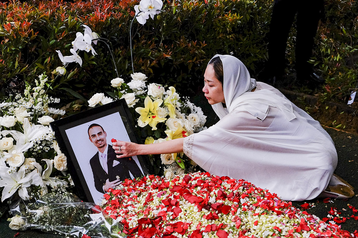 Duka Bcl Saat Pemakaman Mendiang Suaminya Ashraf Sinclair