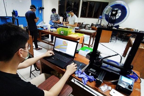 Maranatha Manfaatkan 3d Printing Untuk Produksi Apd