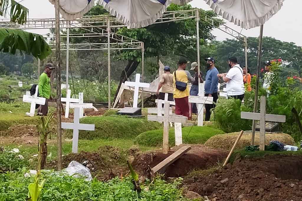 Membahas Profil Makam Adi Kurdi Terlengkap
